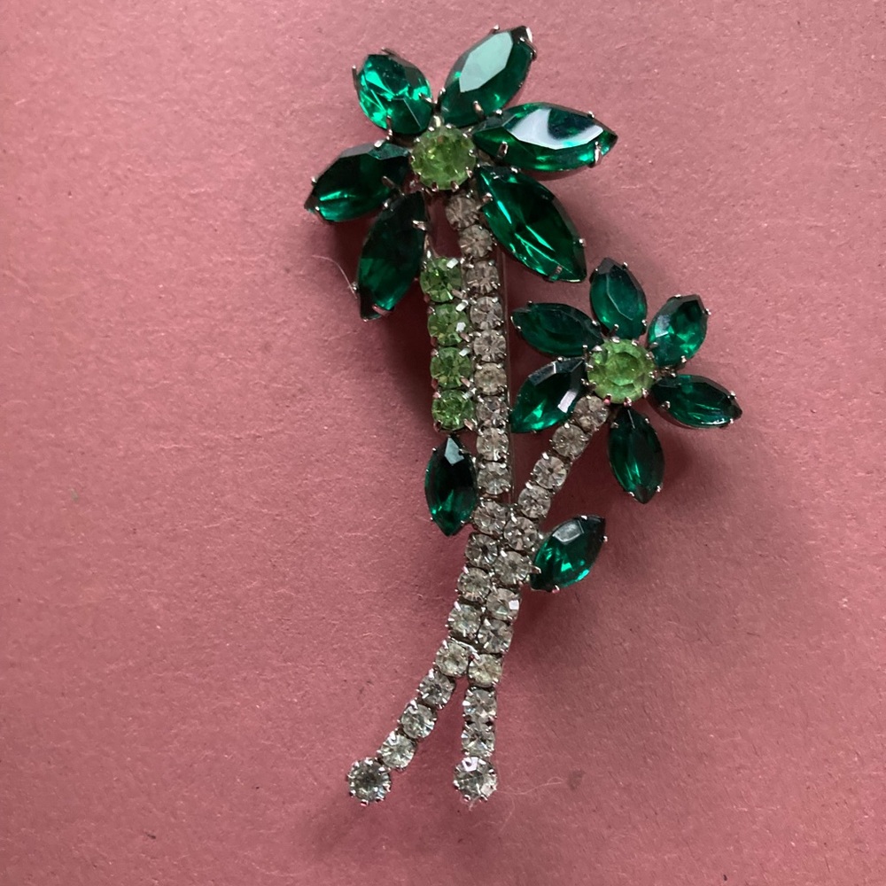 Rhinestone flower brooch